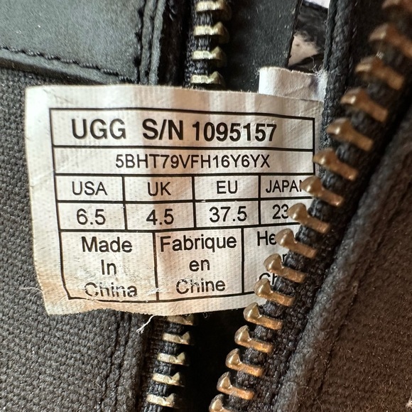 UGG Boots Women’s Size 6.5 - Picture 7 of 10